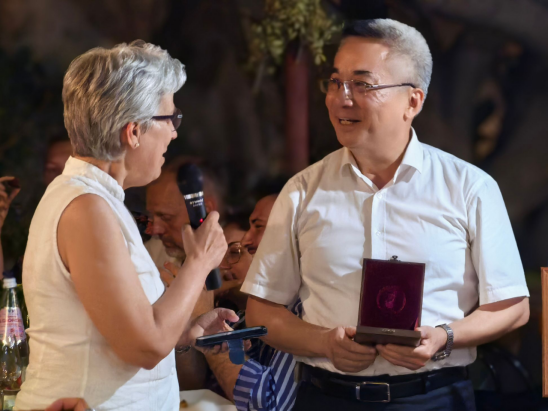 王焰新院士榮獲國際地球化學協會最高獎-中國地質大學（武漢）-地大熱能